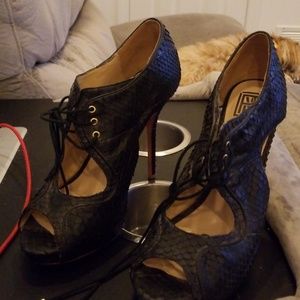 Pour la victoire heels